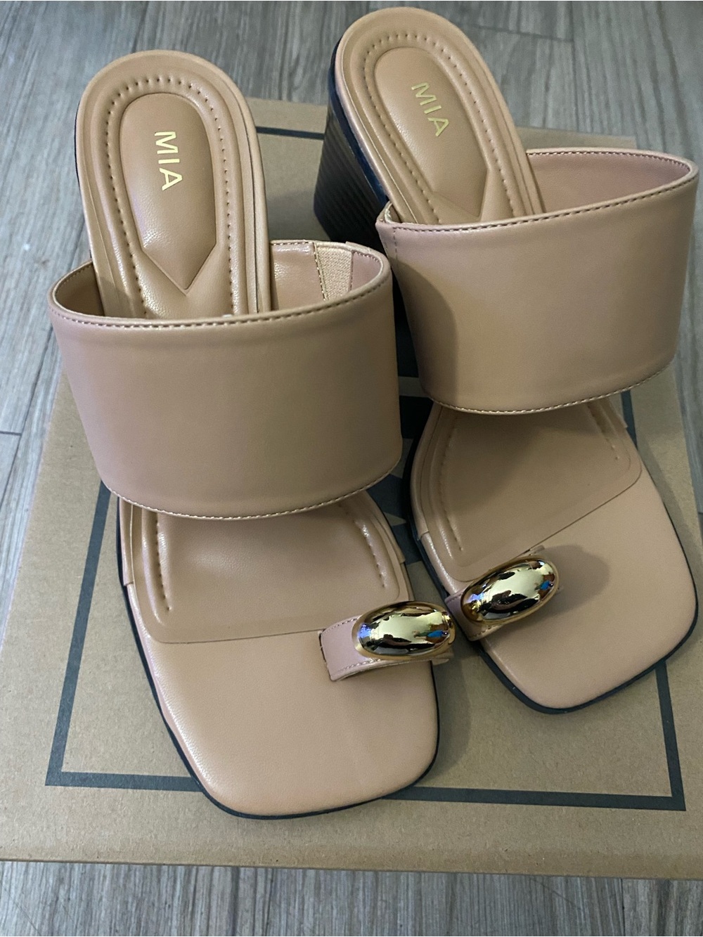 MIA Tan Fawn Block Heel Toe Ring Dress Sandals with Gold